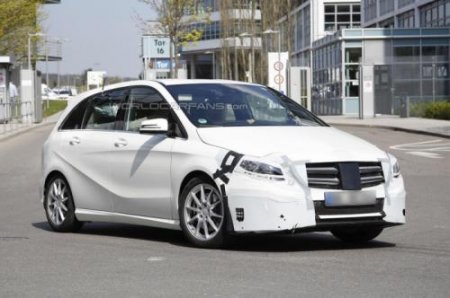  Mercedes-Benz B-   