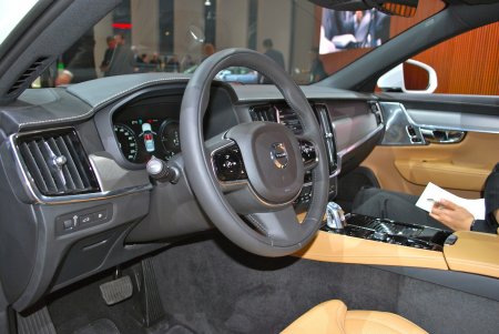 Первый взгляд на Volvo S90 2017 Первый взгляд на Volvo S90 2017