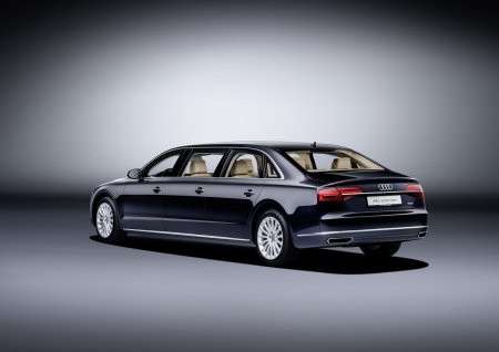 Audi A8 L-     6.4 