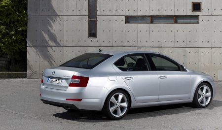 Skoda      Octavia   3-  TSI