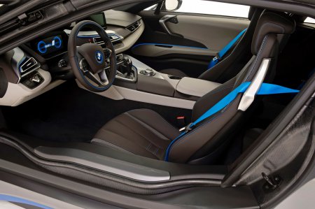 BMW    i8