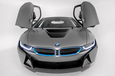 BMW    i8