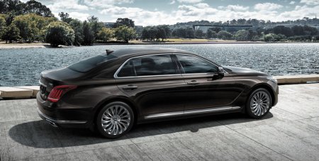 Hyundai Genesis G90   