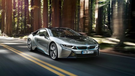 BMW i8  2017     372  