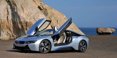 BMW i8  2017     372  