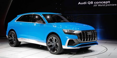  Audi Q8      V8