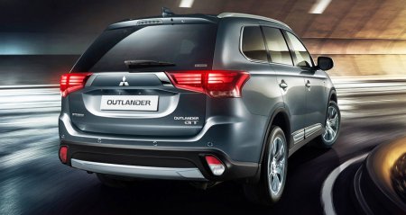  1        Mitsubishi Outlander GT