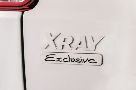  21         LADA XRAY    Exclusive