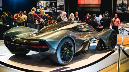  Aston Martin Valkyrie     