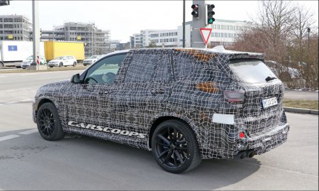 2019 BMW X5     Porsche Cayenne Turbo