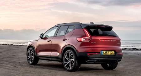  Volvo XC40     