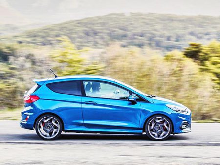 Ford Fiesta ST    200- 