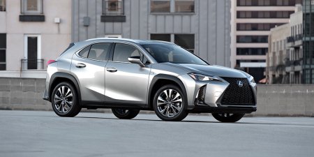 Lexus      UX