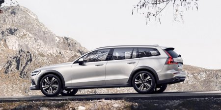   Volvo V60 Cross Country      