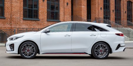 KIa Proceed   GT Line  GT        1 519 900 