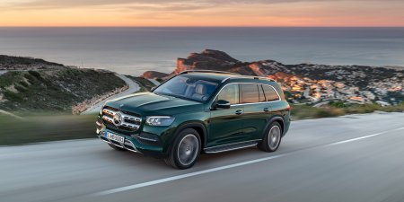  -      Mercedes: GLS  