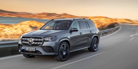  Mercedes GLS        