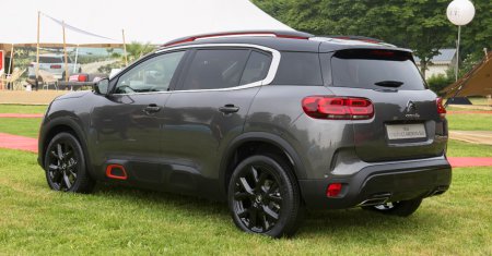 Кроссовер Citroen C5 Aircross добрался до российского рынка с двумя агрегатами на выбор Кроссовер Citroen C5 Aircross добрался до российского рынка с двумя агрегатами на выбор