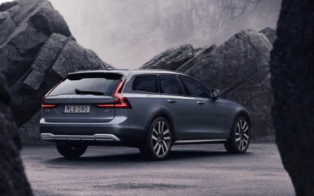       Volvo S90  V90