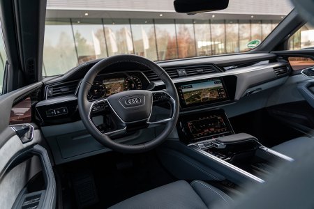 Audi e-tron Sportback стал доступен к заказу в России