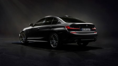   BMW 330i Iconic Edition    