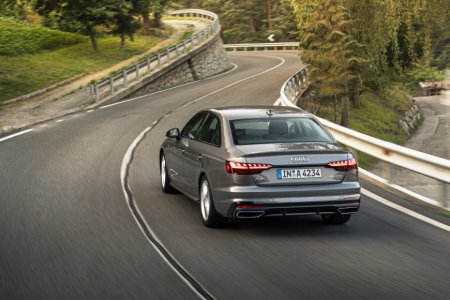 Обновленные Audi A4 и Audi A5 получили двигатели с технологией умеренного гибрида